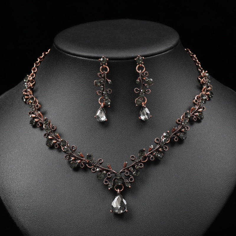 European and American Foreign Trade Jewelry Retro Jewelry Set Gemstone Necklace Clavicle Chain Cross-Border Female Leaf Water Drop Spot Straight Hair