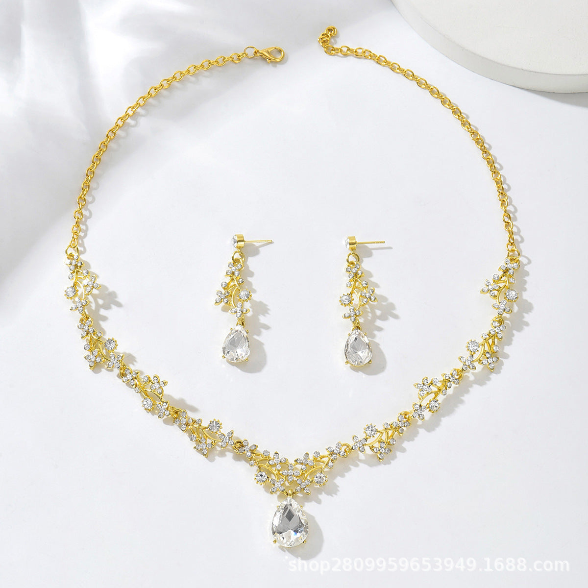 Vintage Light Luxury Crystal Drop Necklace Earrings suit Fashion Elegant Bridal Dress Accessories Necklace Jewelry Goods