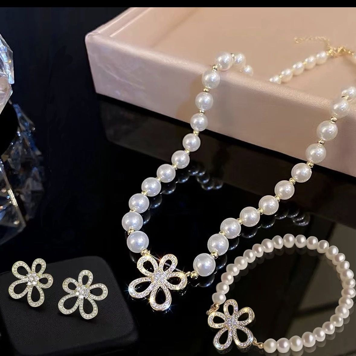 Five Petal Flower Pearl Clavicle Necklace Advanced New Pearl Necklace Three-Piece Set Fashionable Bracelet Earrings Jewelry suit