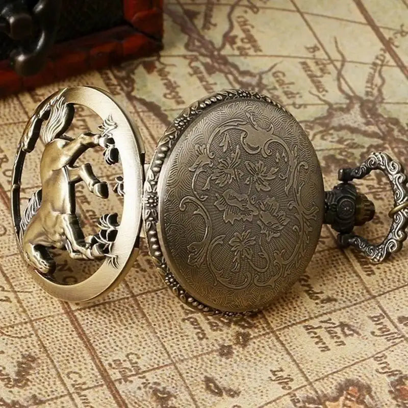 Vintage Bronze Hollow Horse Animal Design Quartz Pocket Watch With Necklace Gift Fashion New Men Women Exquisite Watches