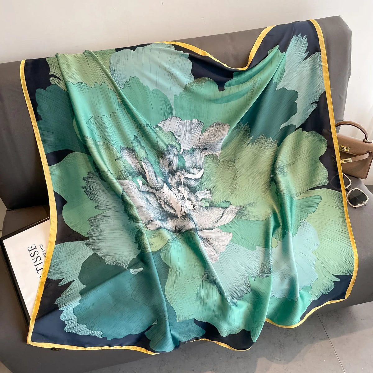 Luxury Horse Print Square Scarf Vintage Imitation Silk Shawl Scarf Women Windproof Outdoor Head Wrap 110*110cm \[p'[;