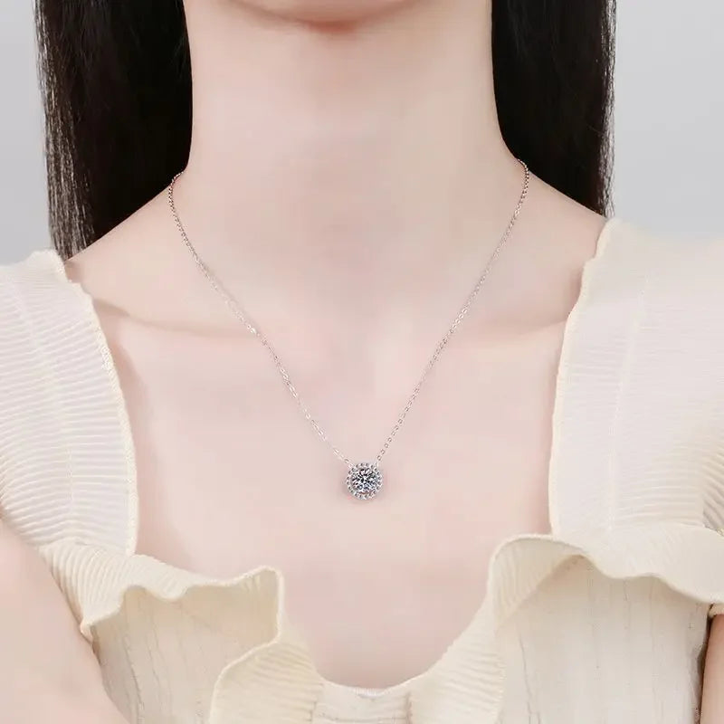 QIBAOKU 1-3CT Moissanite Halo Pendant Necklace S925 Sterling Silver Lab-grown Diamond for Women Wedding Gift Jewelry GRA 2026