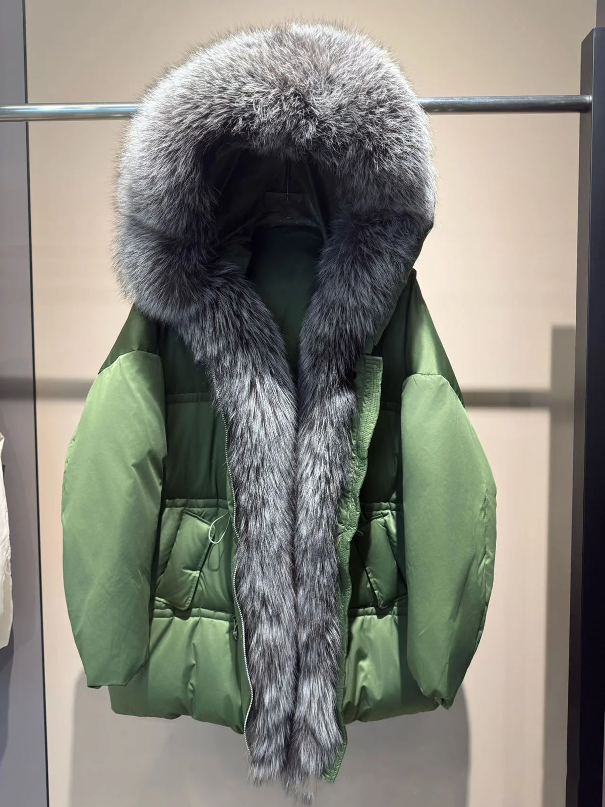 Winter New Arrival Women's Long down Jacket withLargeFox Fur Collar Fashionable Waist-Cinching Drawstring Loose Goose down Coat