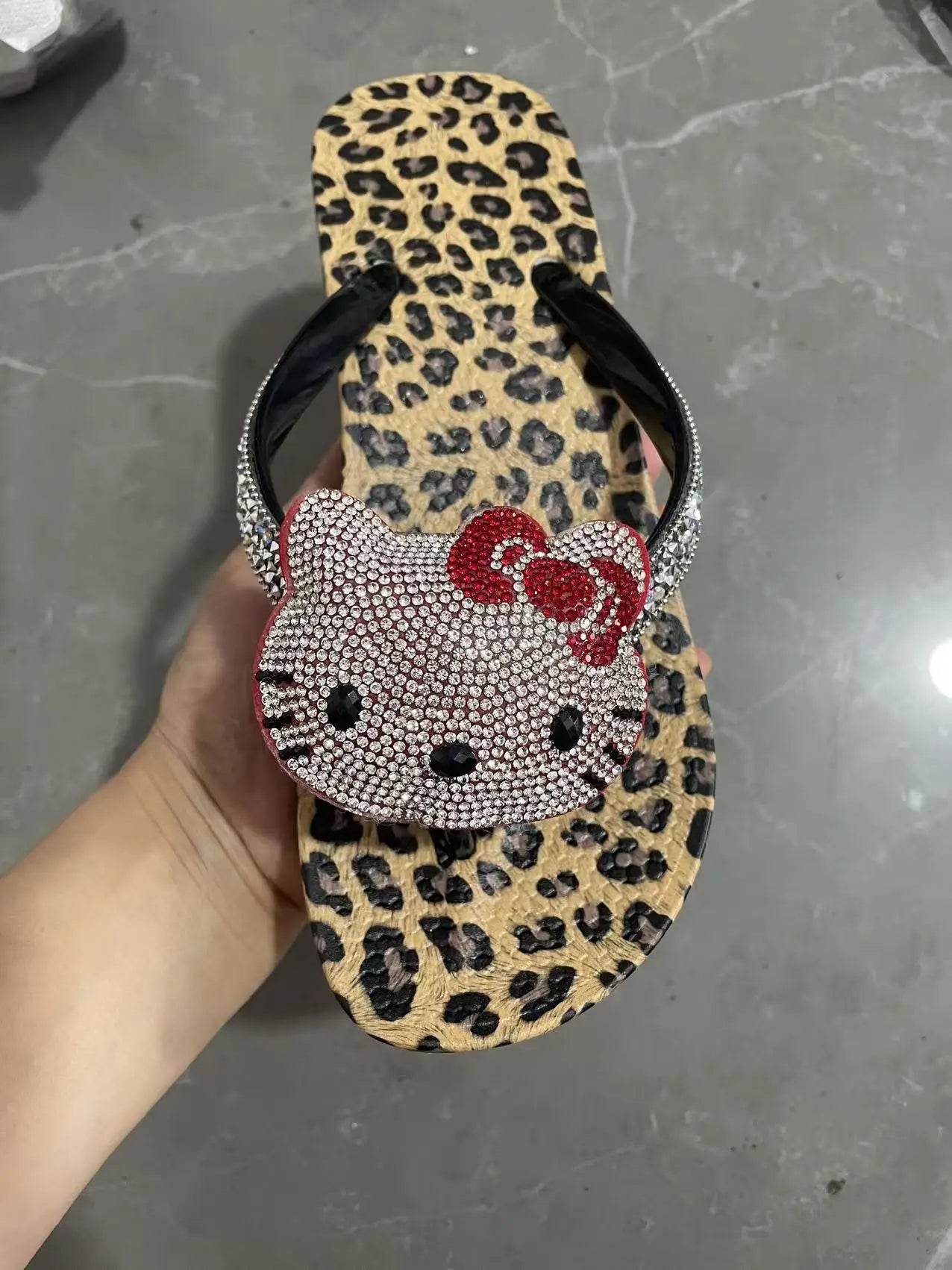 Hello Kitty Rhinestone Flip Flops Leopard Print Y2K Women Bling Non-Slip Summer Beach Casual Thong Sandals Indoor Outdoor