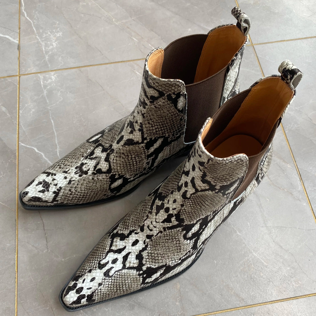 High Top Handmade Pionted Toe Genuine Leather Python Pattern Slip On Cheslea Boots