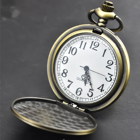 Retro Charm Neutral Octopus Hollow Relief Quartz Pocket Watch Steampunk Men's and Women's Necklace Pendant Gift