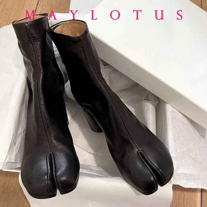 2025 Design Leather Tabi Boots Fashion Round Toe Chunky Mid Calf Boots Autumn Winter Split Toe Shoes