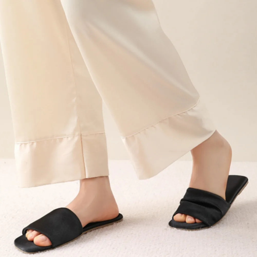 Summer New Women Shoes Premium Feel Flat Bottom Slippers for Woman Elegant Outdoors Slippers Luxury Designer Shoes Zapatos Mujer