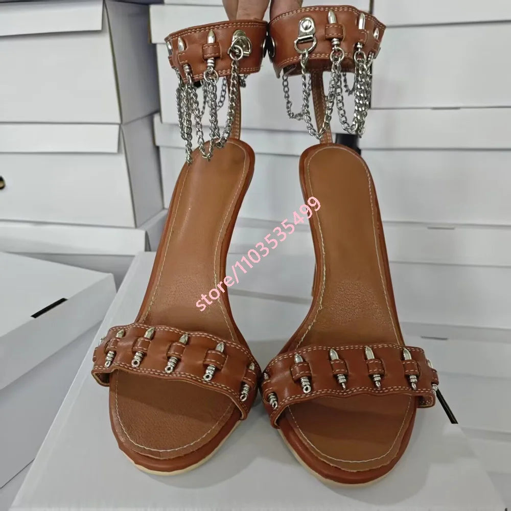 New Catwalk Bullet Chain Roman Sandals 2025 Summer Sexy Ladies Stilettos Black/brown Fashion Party Casual Open Toe Sandals