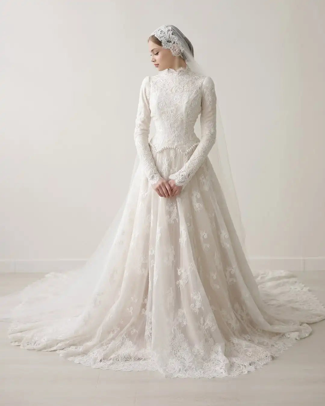Modest Lace Wedding Dresses with High Collar Long Sleeve A-Line Sweep Train Bride Dress Bridal Gown vestidos de novia Customized