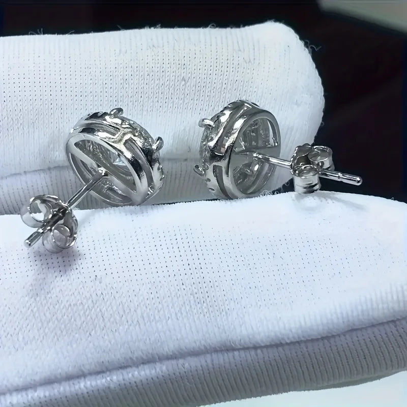 1 Pair of Fashion Halo Round Earrings Men Shiny Cube Synthetic Zirconia Suitable Wedding Luxury Exquisite Jewelry Pendant Gifts