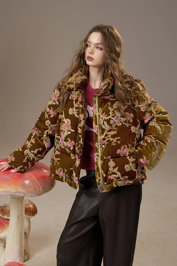ELFSACK 2025 Women's Winter Down Jacket, Retro Floral Embroidery Stand Collar Puffer Coat, Romantic Thick Warm Padded Top