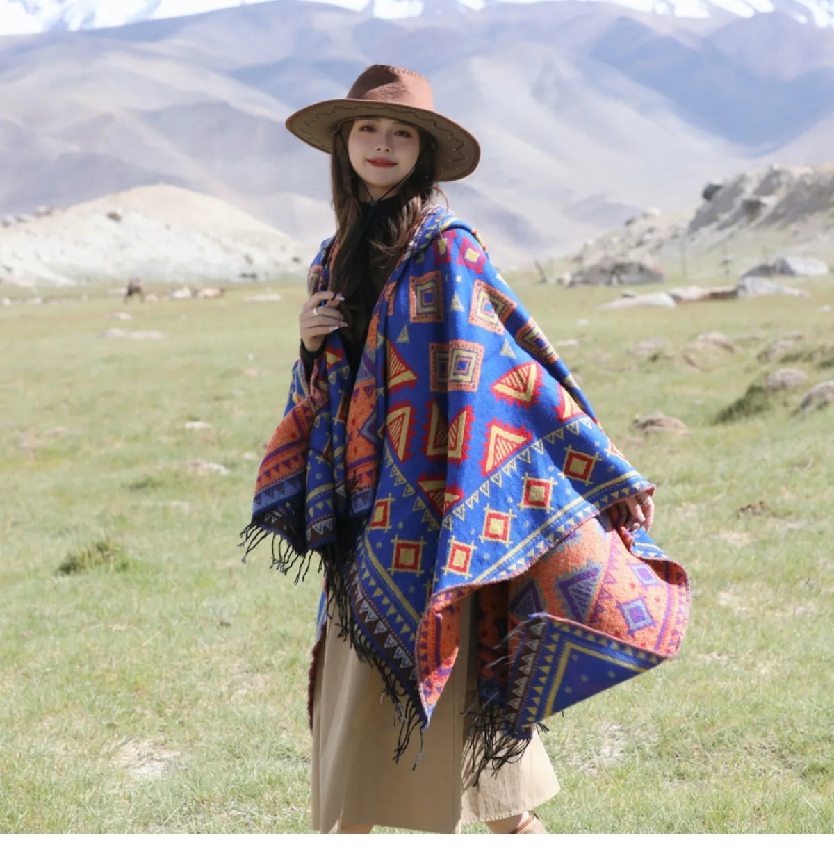GypsyLady Bohemian Vintage Chic Cloaks Capes Hooded Blue Women Autumn Warm Knitted Ethnic Capes Tassels Cloak Poncho Outwear New