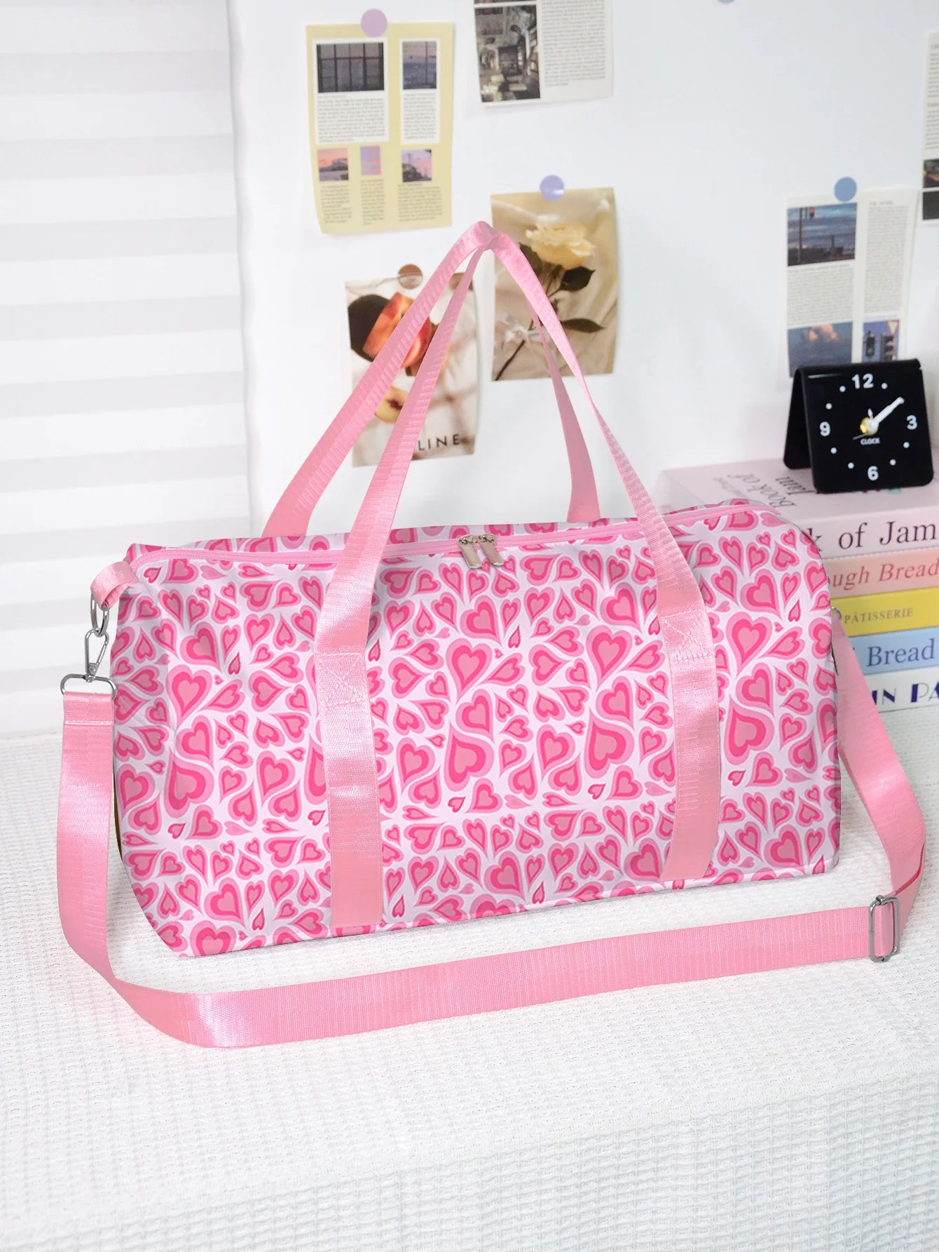 Popular Youthful Trendy Pink Love 3D Print Barrel Shape Crossbody Outdoor Sports Bags Gym Yoga Bag Large Capacity Travel Bags