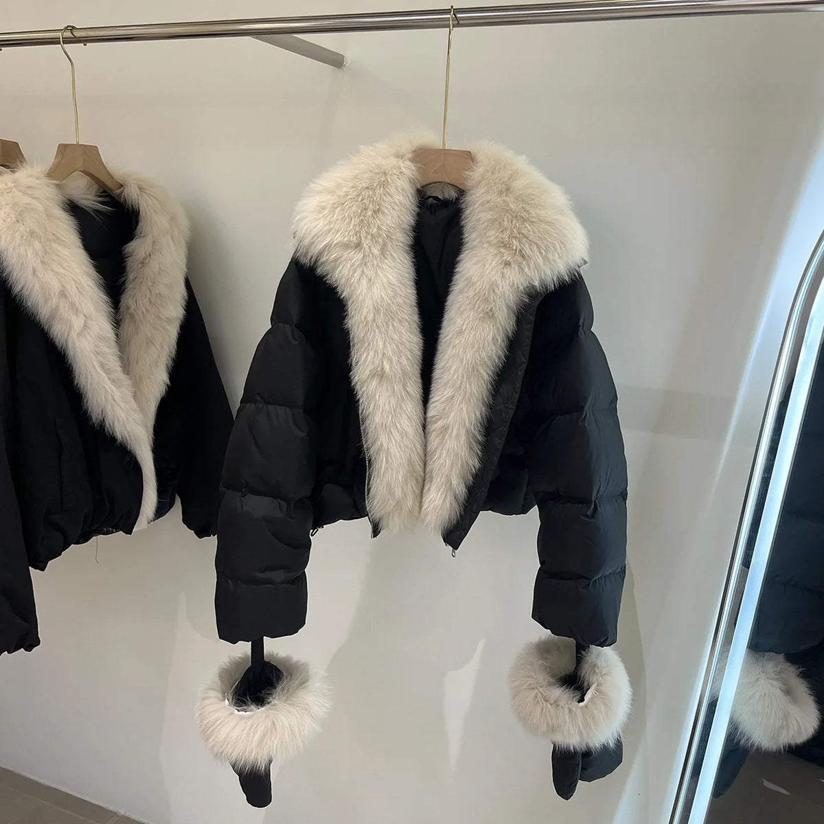 2026 Premium Women Winter Down Jacket White Goose Down Genuine Fox Fur Collar Thick Warm Luxury Coat with Matching Glove