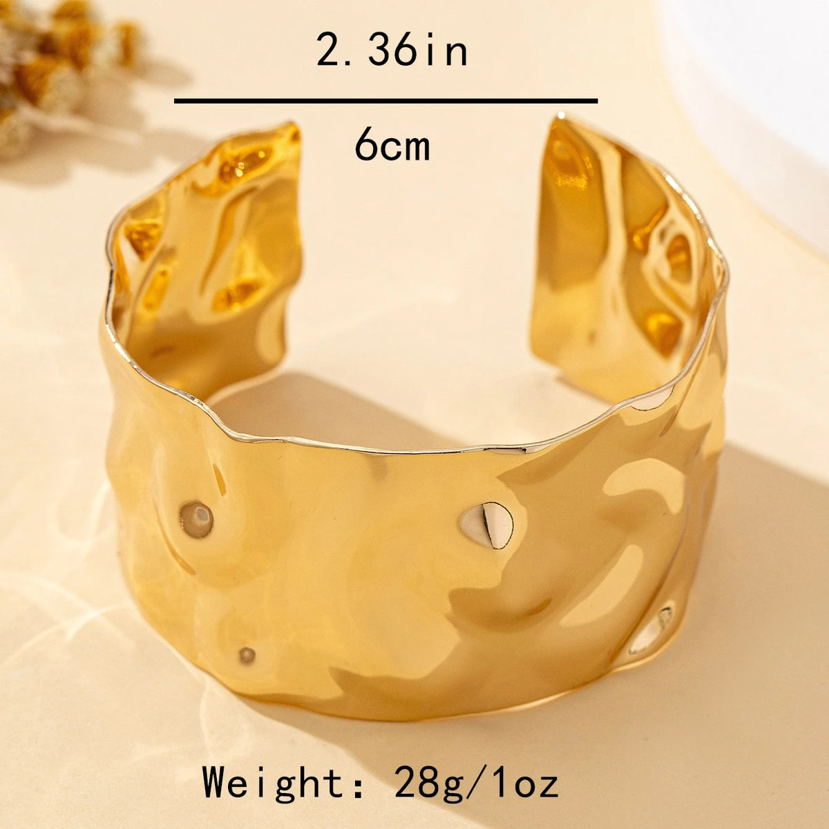A Fashionable Women's Open Bracelet in Bohemian Style with Adjustable Hammered Texture, Suitable for Daily Wear and Vacations