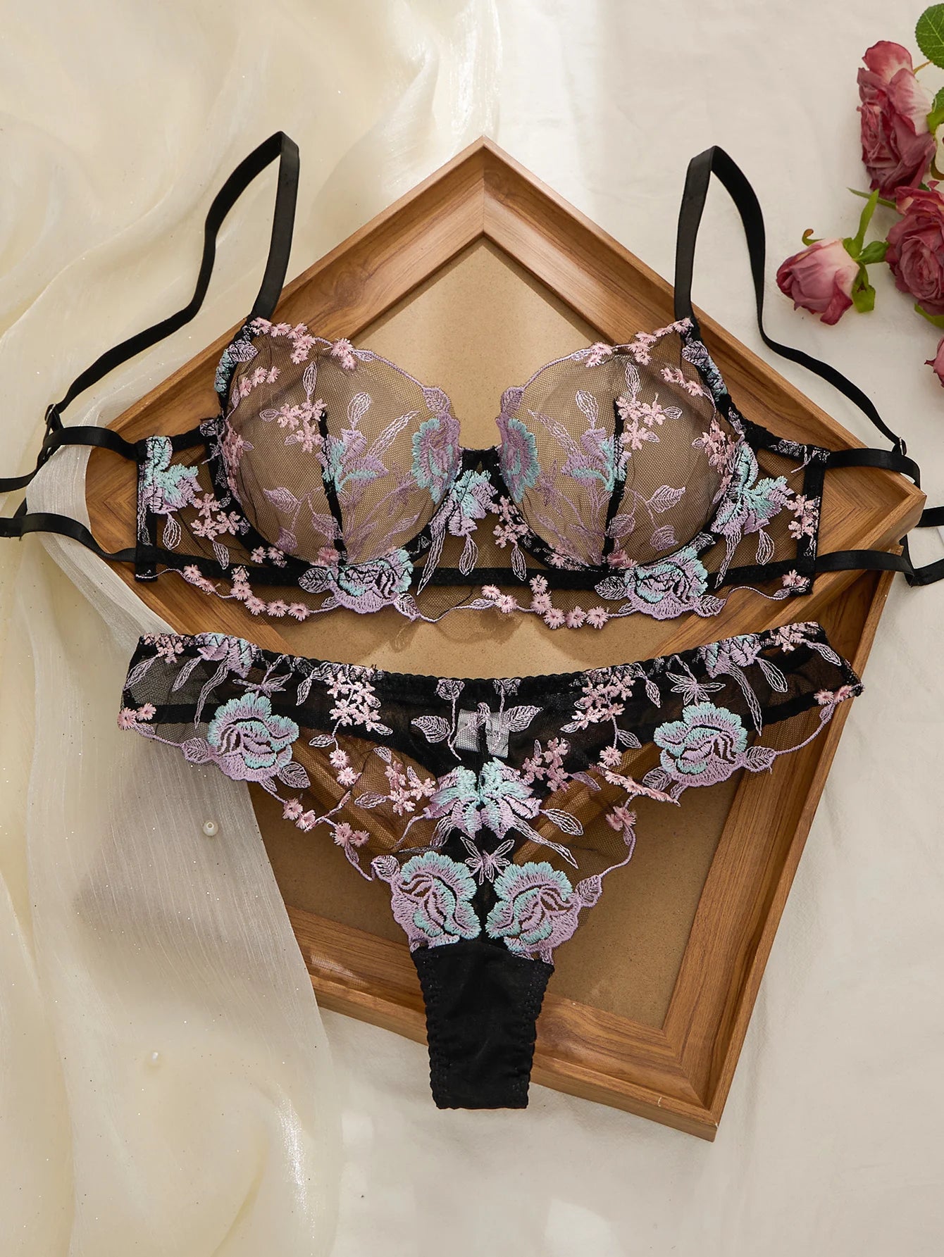 Sweet Pastel Pink Embroidered Ladies' Bra And Panties Set with Steel Ring Support Upper Cup Thin Seamless Daily Underwear