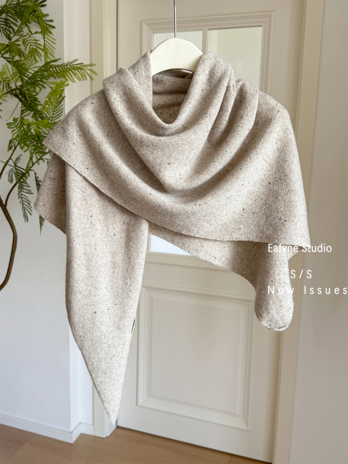 Japanese 100% Wool Long Triangle Scaf Elegant Oversized Women Big Shawl Knited Scarves Popular trip Party Scarf 180cm