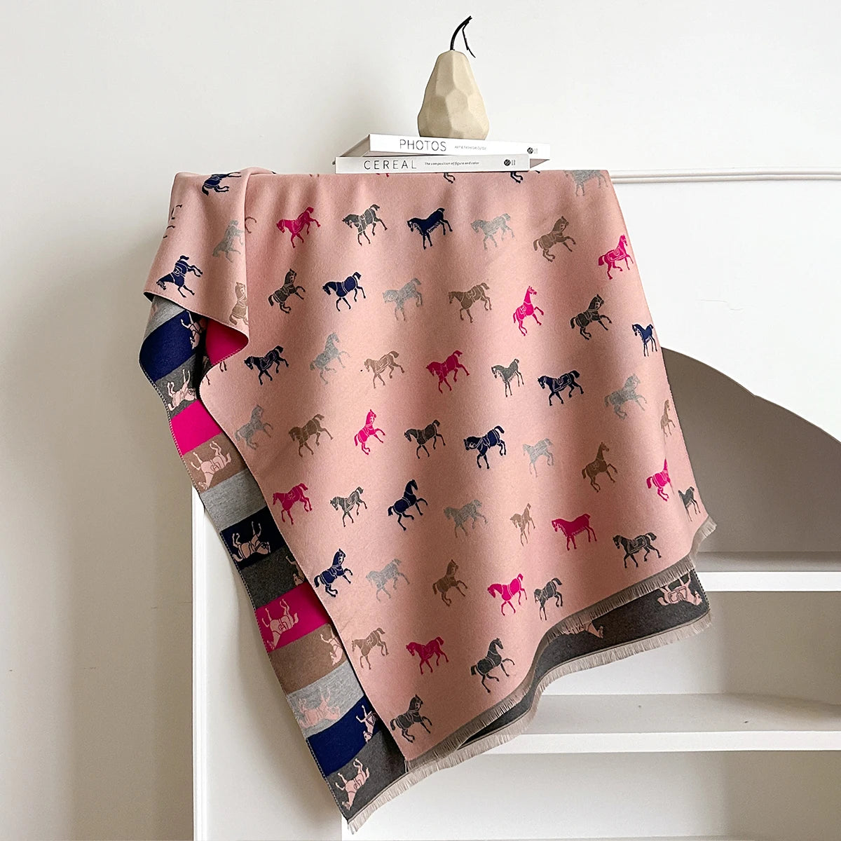 Latest Design Elegance Horse Print Scarve Pashmina Soft Warm Fringe Pashmina Shawl Winter Coldproof Windproof Blanket Scraf