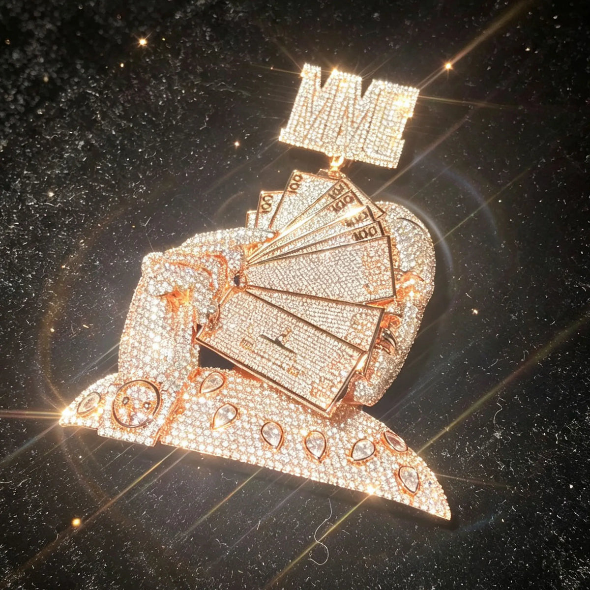Ice Crystal Wealth Letter Stereoscopic Portrait Hip Hop Personalized Pendant Can Be Paired with Cuban Chain Male and Female Rap Singer Party Accessories Unique Jewelry Anniversary Gifts