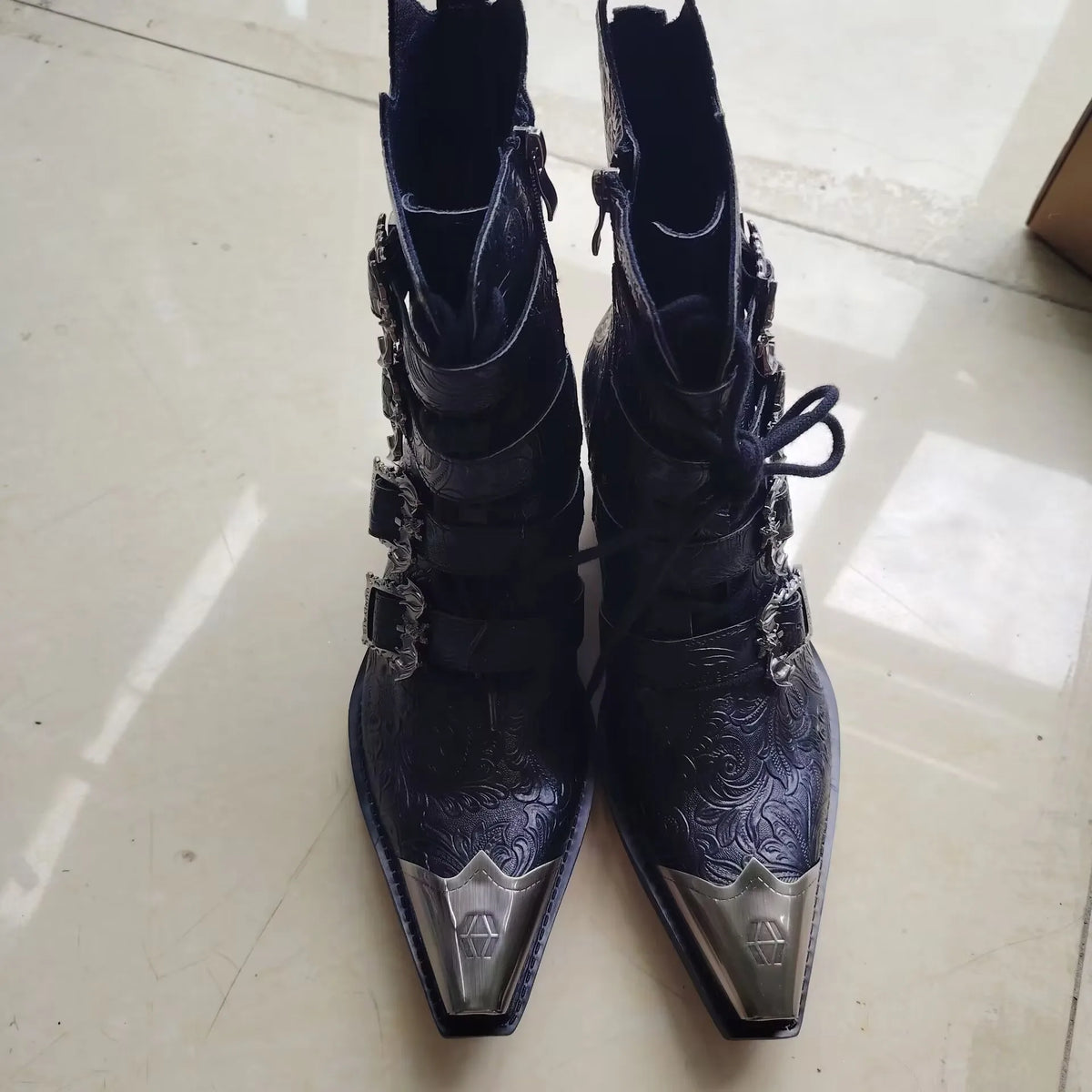 Retro Metal Head Western Cowboy Short Boots Spring 2026 New Pointed Chelsea Height-Increasing Men's Women's Footwear