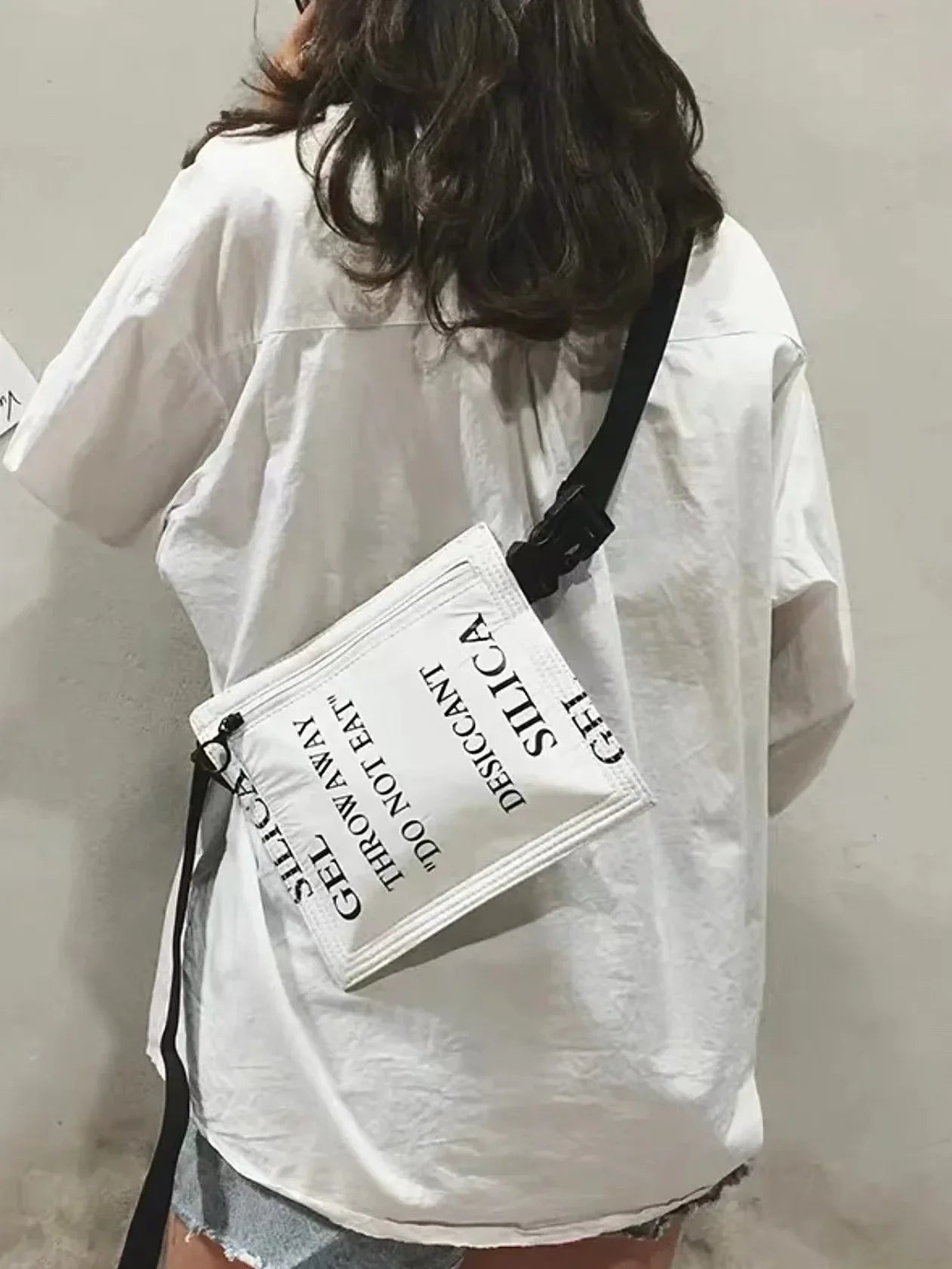 Simulated Desiccant Women Bag Dupont Paper Shoulder Bags 2024 Fashion Letter White Small Crossbody Bag Chest Bag Purse Phone