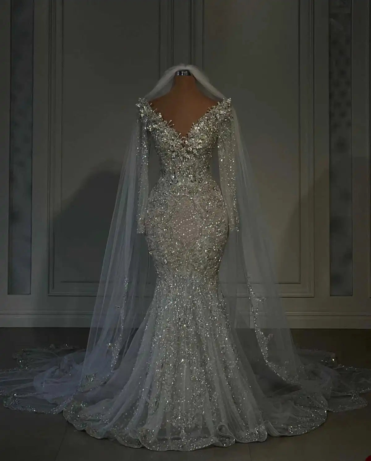 Glitter V Neck Wedding Dresses Crystal Bridal Gowns Sequins Beading Sweep Train Long Sleeve Customized Bride Dress