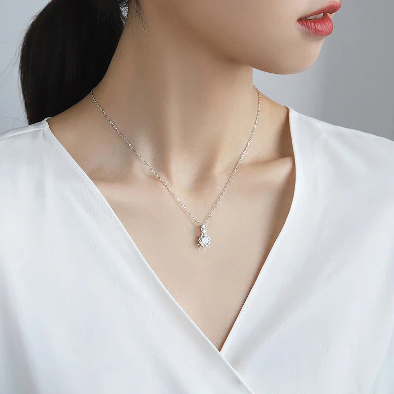 NeeTim 1ct 6.5mm D Color Moissanite Sparkling Pendant Necklace 925 Sterling Silver Neck Chain Necklaces Gift for Women Wholesale
