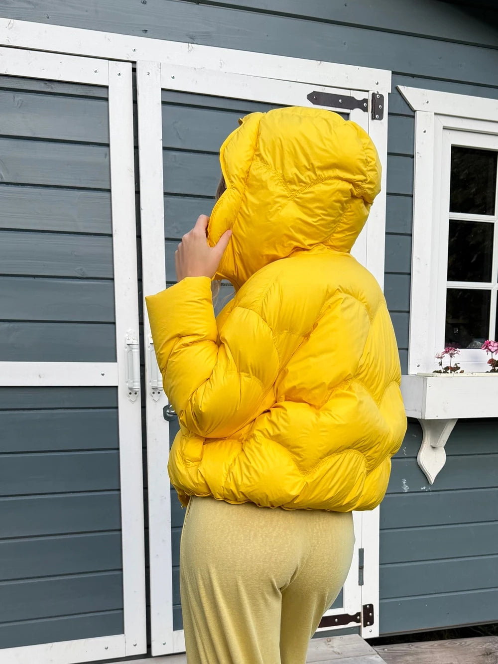 Women Long Sleeved Loose Wave Stitched Short Hooded Cotton Coat Zipper With Pocket Quilted Jacket 2026 Winter Casual Warm Coats