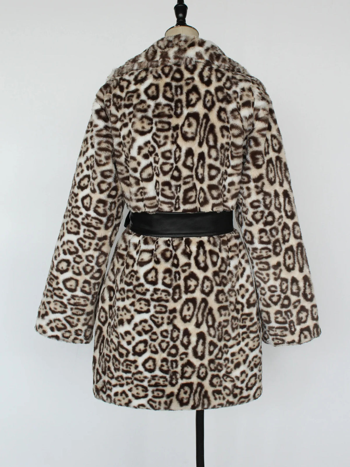 2026 Autumn Leopard Print Women Jacket Long Sleeve Thick Plush Warm Casual Coat Winter Soft Outwear Lady Turndown Collar Coat