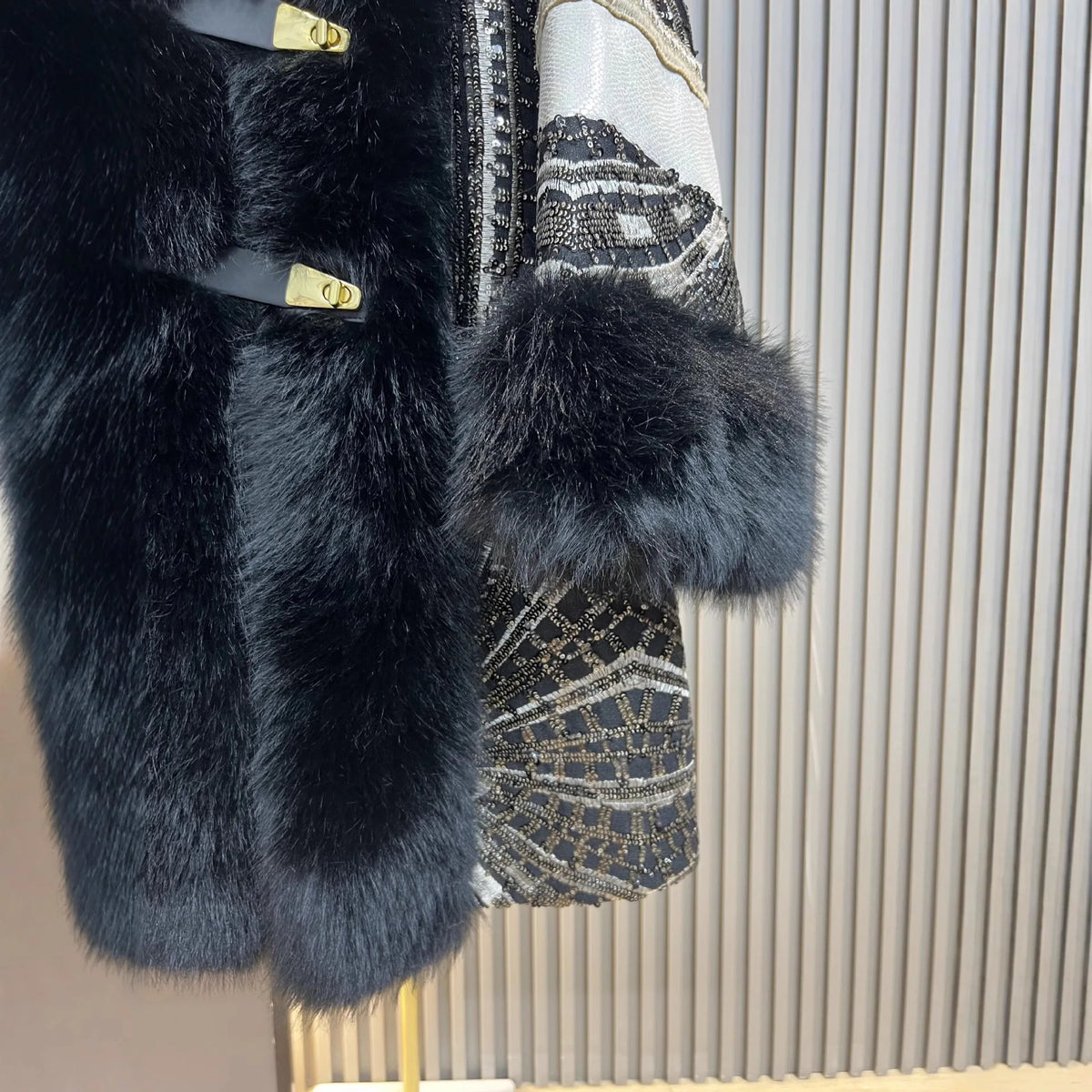 2025 Autumn Winter New Faux Fox Fur Coat Fashionable Stylish Korean Version Heavy Sequins Trendy Women's Jacket Furry Coat