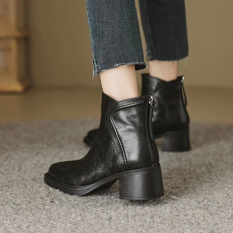 Leather Fleece-Lined Women's Ankle Boots Elegant Luxury Y2k Heeled Female Short Shoes New in Autumn Winter Pointed Toe Booties