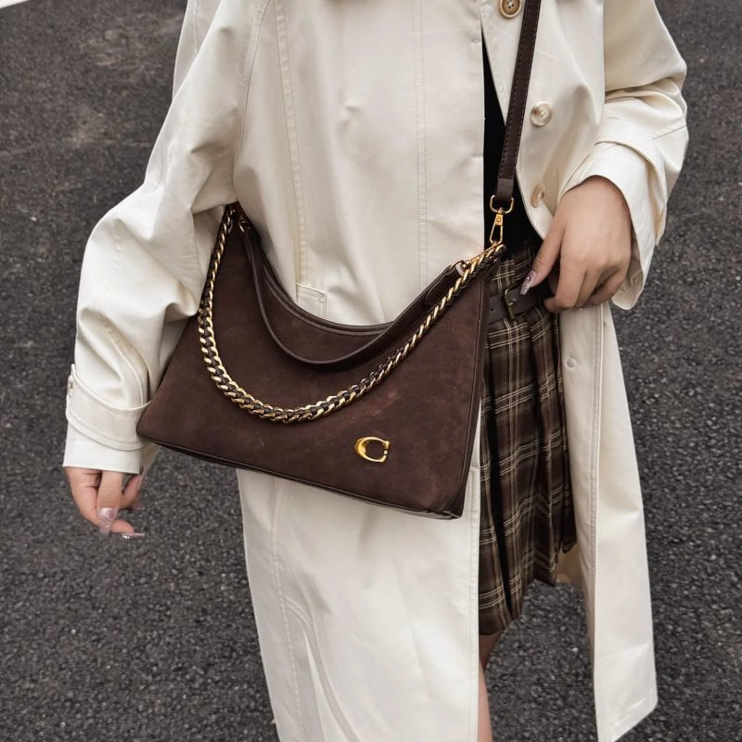 Women's New Light Luxury Fashionable High-End Black Suede Shoulder Crossbody Bag,Versatile for Commuting,Large Capacity Tote Bag