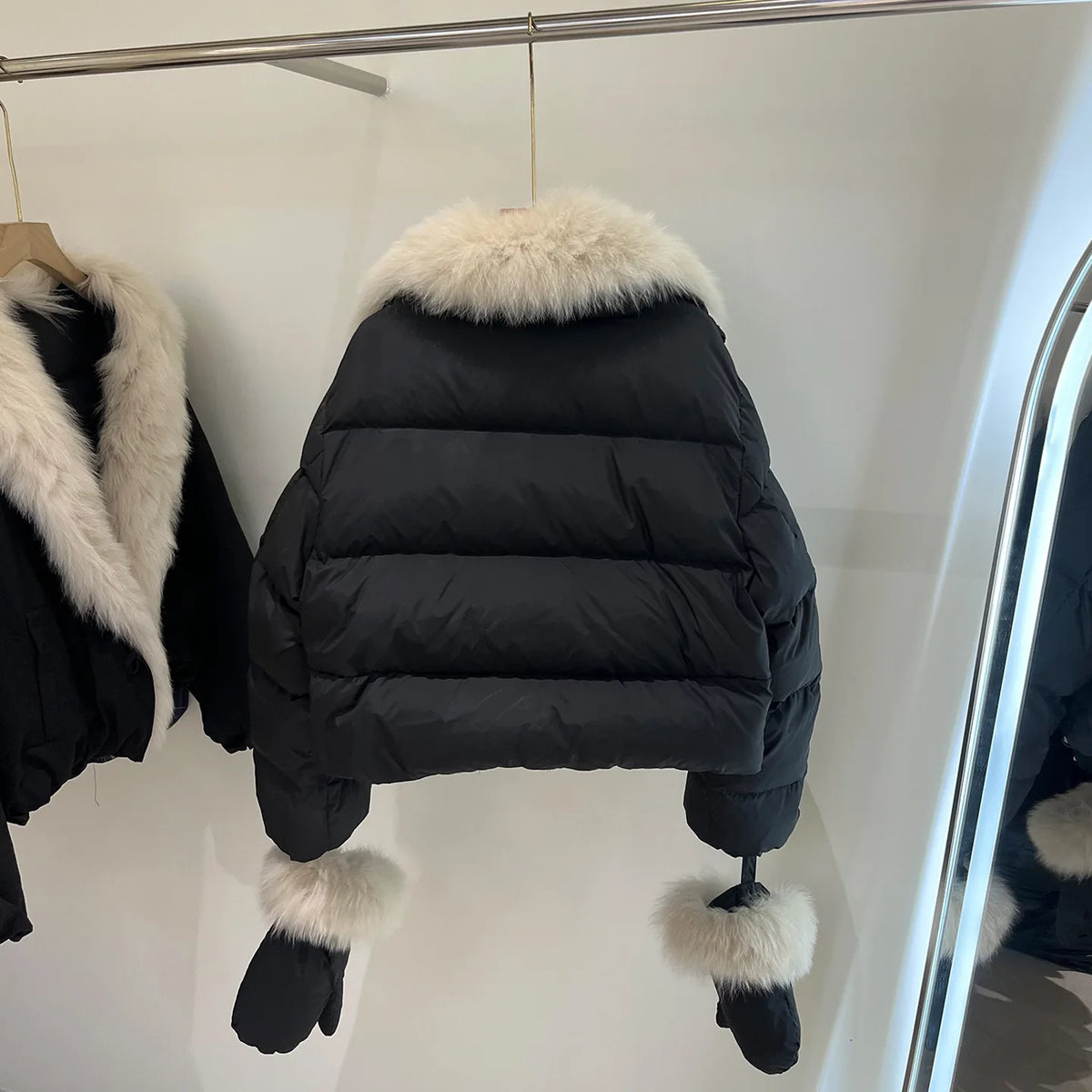 2026 Premium Women Winter Down Jacket White Goose Down Genuine Fox Fur Collar Thick Warm Luxury Coat with Matching Glove