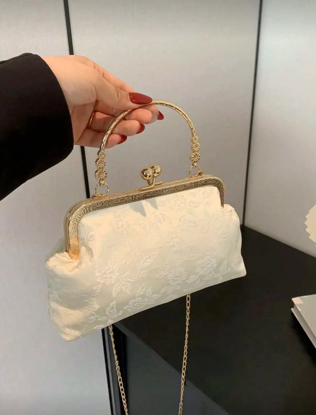 Fashion Clip Top Handbag For Women, Elegant Tote Bag For Party, Shopping, Random Pattern