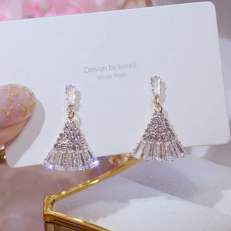 JUWANG Luxury Plated 14K Real Gold Leaves Earring Delicate Micro Inlaid Cubic Zircon CZ Stud Earrings Wedding Jewelry Pendant