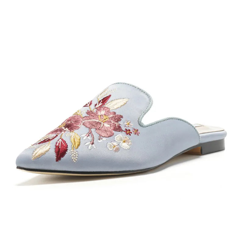Silk Embroidery Mules Shoes Woman Brand Luxury Slippers Flats Pointed Toe Slides Floral Home Slippers Cozy Slip On Flip Flops