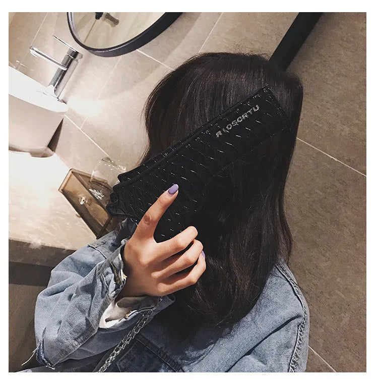 YoReAi New 3D Gun Shaped Chains Women Shoulder Bags Luxury Leather Crossbody Bag Lady High Quality Small Purses Clutch for Girls