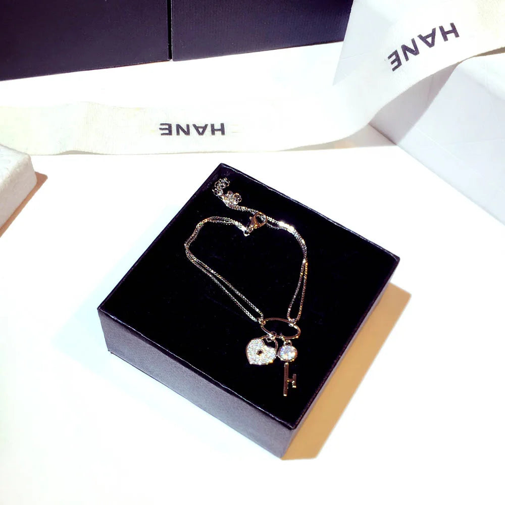 Korean Fashion Exquisite Luxury Lady Bracelets Buckle AAA Top Quality Bangles Shine Women Trend Charm Jewelry Romantic Pendant