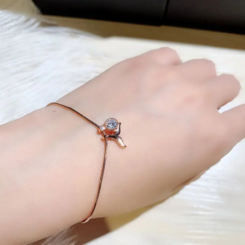 Korean Fashion Exquisite Luxury Lady Bracelets Buckle AAA Top Quality Bangles Shine Women Trend Charm Jewelry Romantic Pendant