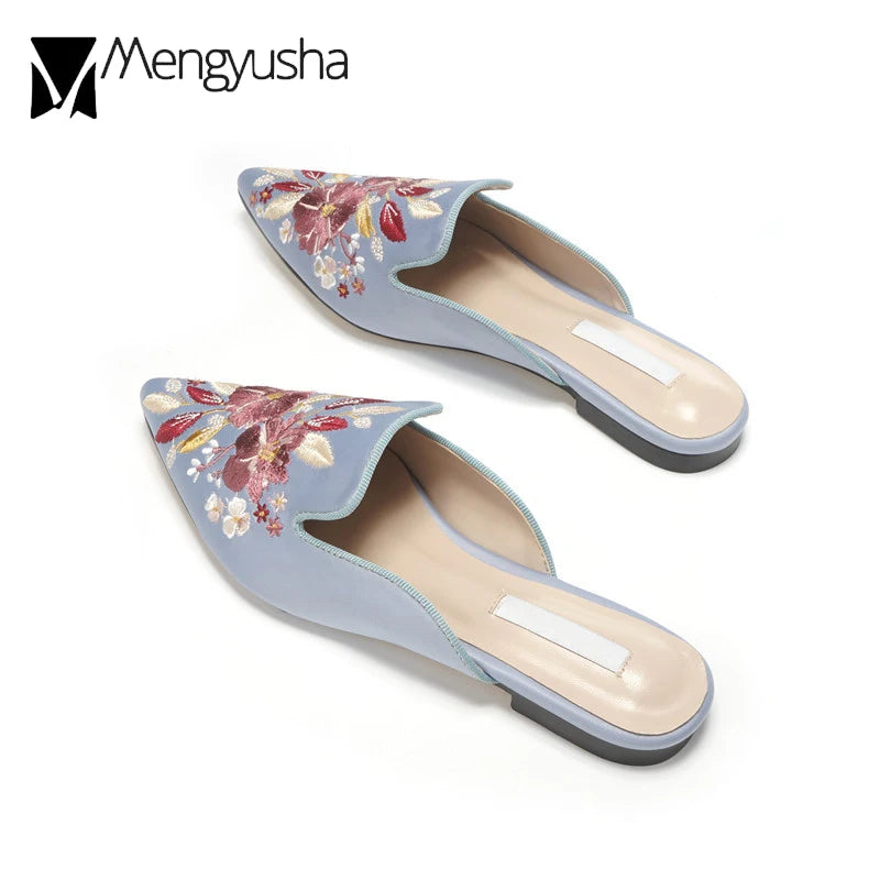 Silk Embroidery Mules Shoes Woman Brand Luxury Slippers Flats Pointed Toe Slides Floral Home Slippers Cozy Slip On Flip Flops