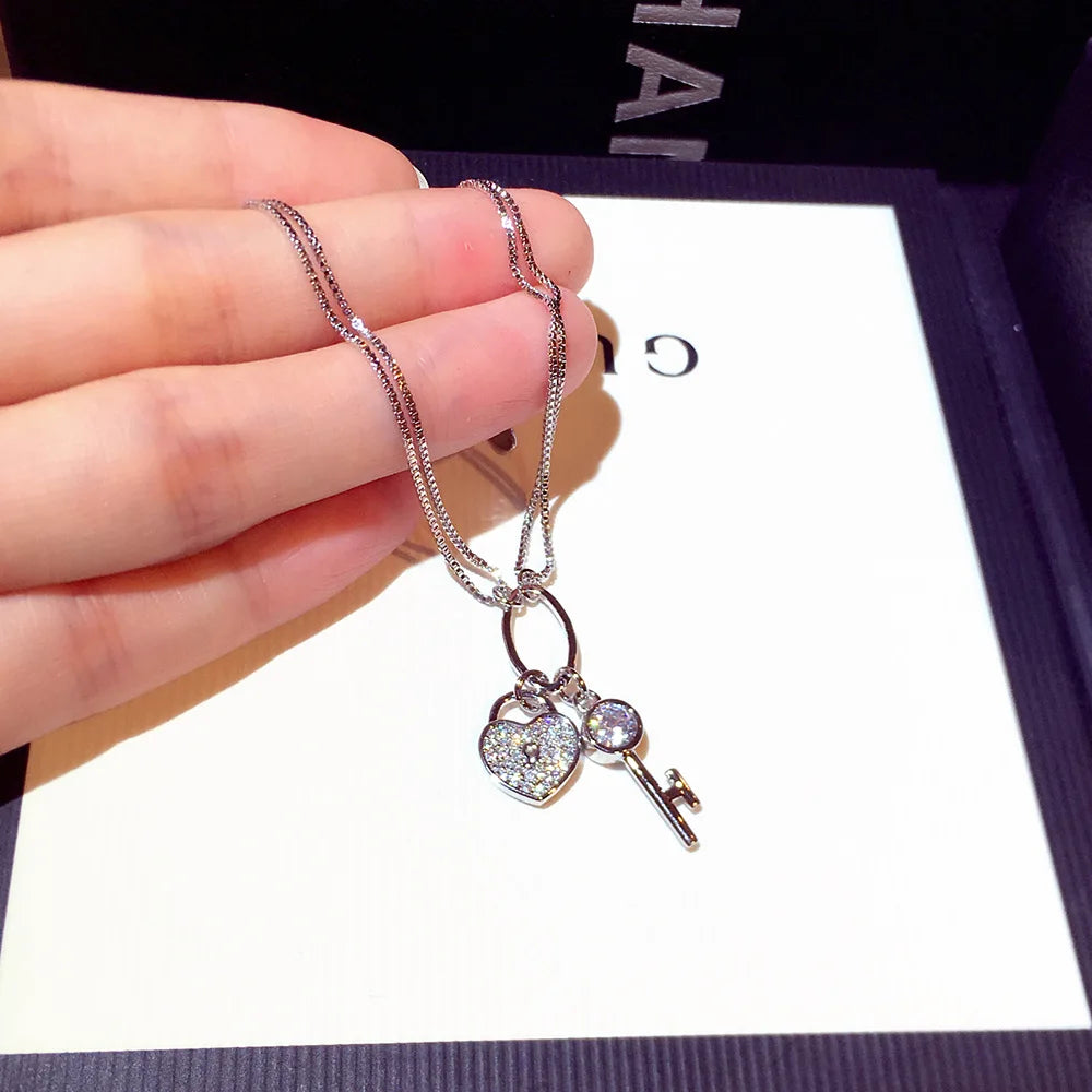 Korean Fashion Exquisite Luxury Lady Bracelets Buckle AAA Top Quality Bangles Shine Women Trend Charm Jewelry Romantic Pendant