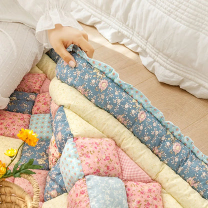 Large Thick Cotton Quilted Rugs for Living Room Anti Slip Bedroom Bedside Carpet Rugs Winter Warm Floral Print Tatami Floor Mats