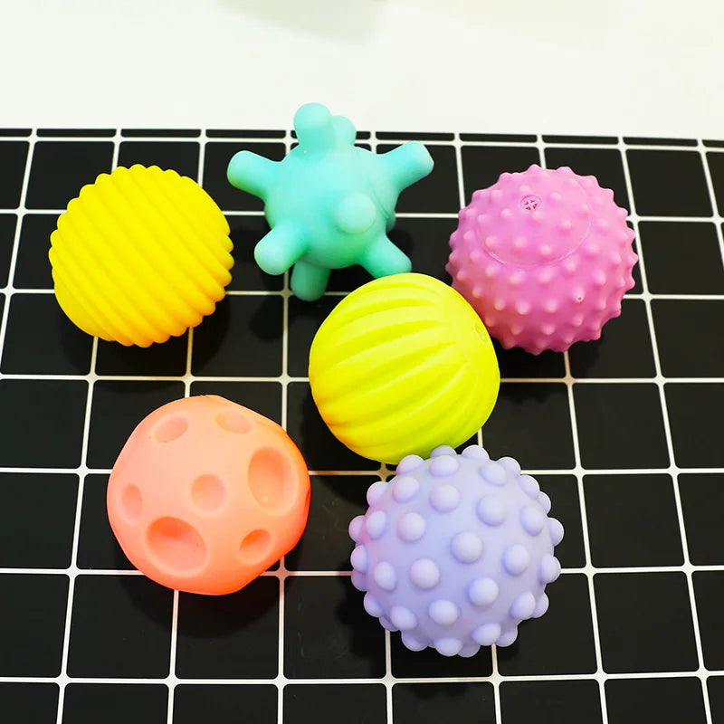 1pcs Diameter 6cm Squeaky Pet Dog Ball Toys for Small Dogs Rubber Chew Puppy Toy Dog Stuff Dogs Toys Pets Brinquedo Cachorro
