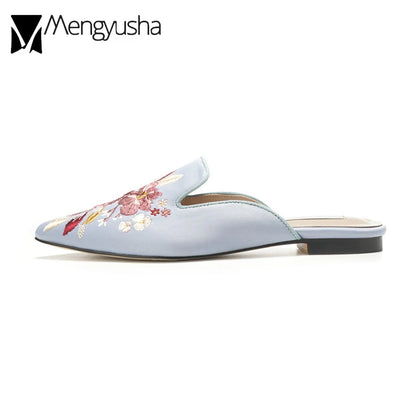 Silk Embroidery Mules Shoes Woman Brand Luxury Slippers Flats Pointed Toe Slides Floral Home Slippers Cozy Slip On Flip Flops