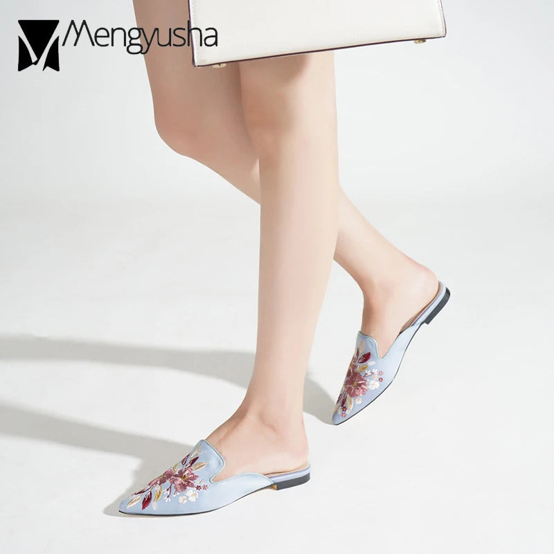 Silk Embroidery Mules Shoes Woman Brand Luxury Slippers Flats Pointed Toe Slides Floral Home Slippers Cozy Slip On Flip Flops
