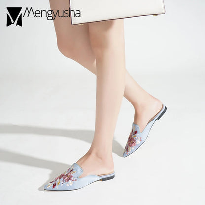 Silk Embroidery Mules Shoes Woman Brand Luxury Slippers Flats Pointed Toe Slides Floral Home Slippers Cozy Slip On Flip Flops
