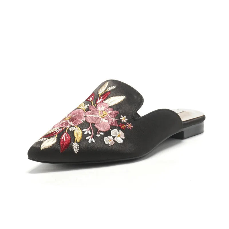 Silk Embroidery Mules Shoes Woman Brand Luxury Slippers Flats Pointed Toe Slides Floral Home Slippers Cozy Slip On Flip Flops
