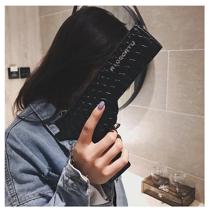 YoReAi New 3D Gun Shaped Chains Women Shoulder Bags Luxury Leather Crossbody Bag Lady High Quality Small Purses Clutch for Girls