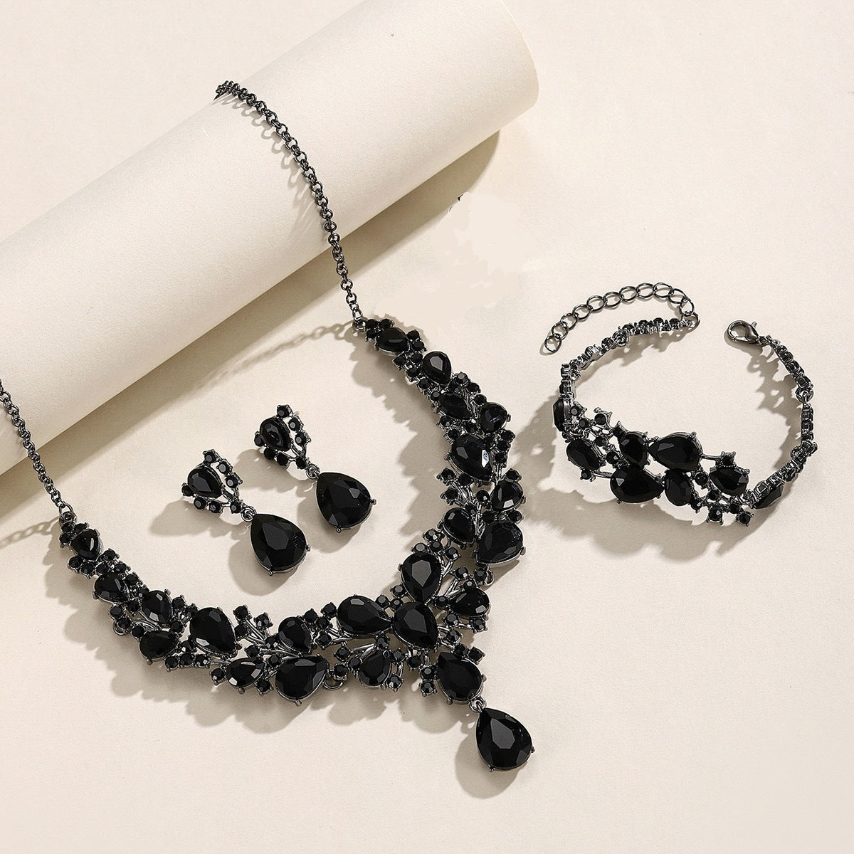 Jewelry Popular Exaggerated Bridal Necklace Bracelet Earrings Three-Piece High-End Crystal Banquet Jewelry Set